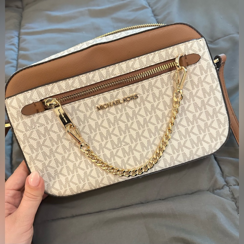 EUC Michael Kors Jet Set Large Logo Crossbody Bag